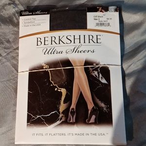 Berkshire ultra sheer control top sandal foot size is 2 color is off black